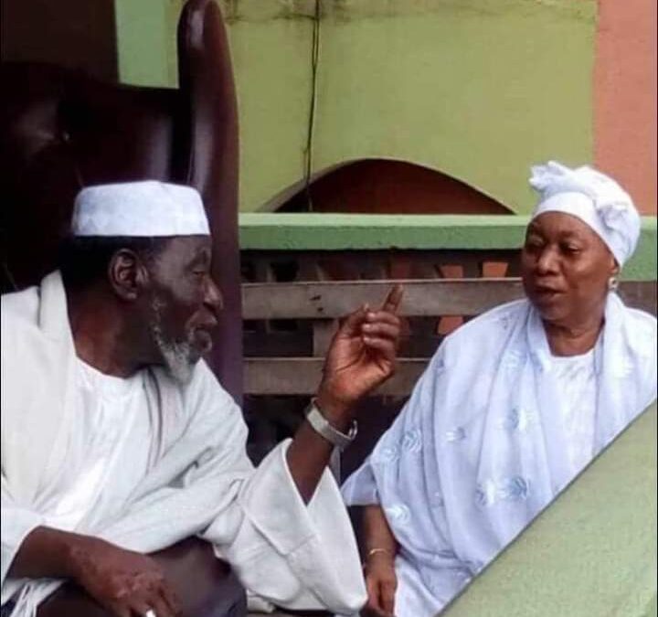 Islamic Community, Oworo Residents Condole with Baba L’Oworo on the Passing of His Wife